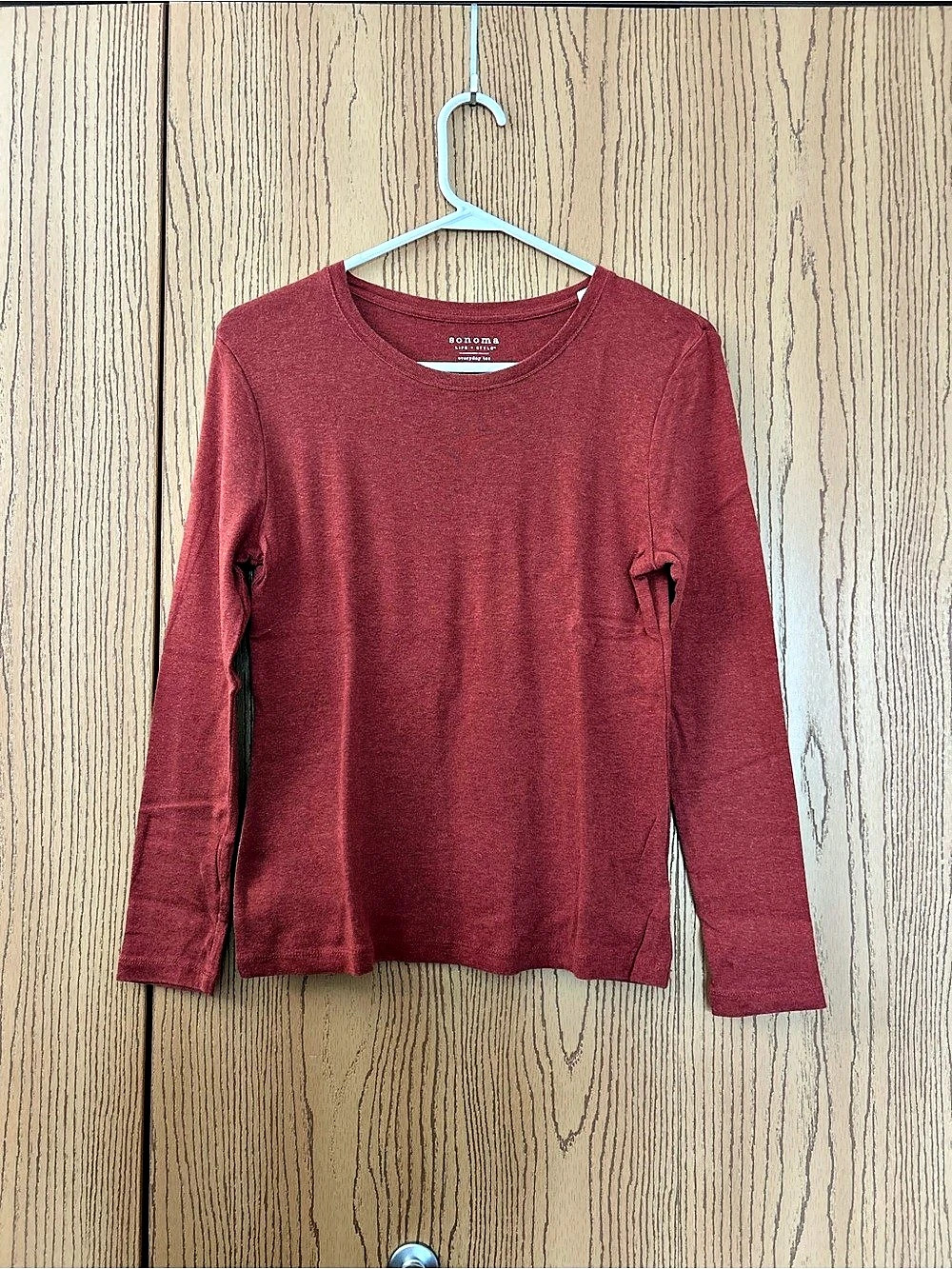 Sonoma Long Sleeve Tee in Red Size Medium Like New